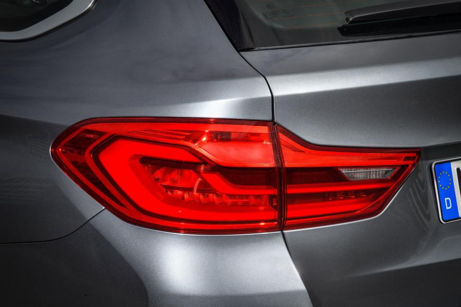 Детали экстерьера BMW 530d Touring M Sport 2017 года  (WW) (фото 25 из 40)